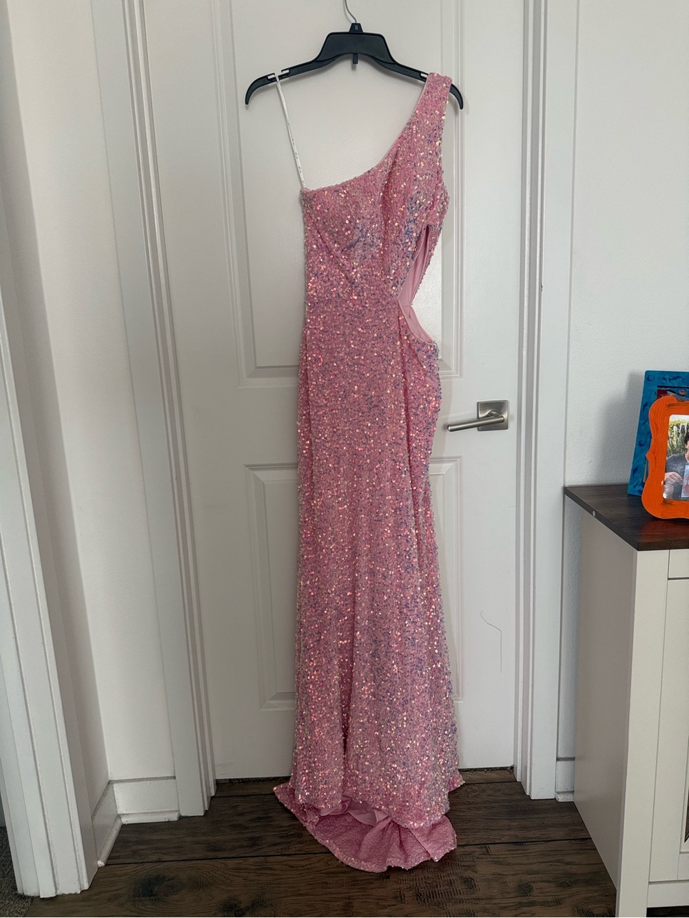 Sparkling One-Shoulder Pink Sequin Evening Dress